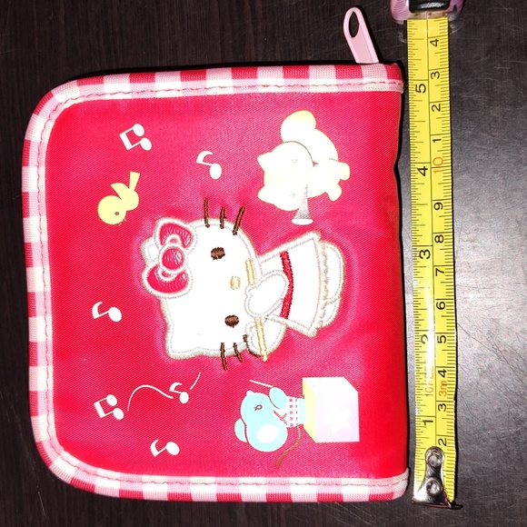 Hello Kitty Wallet - Picture 1 of 3